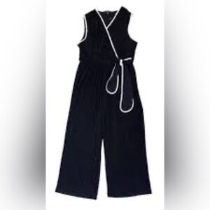 Tahari NWT!🎉 Sleeveless Jump Suit Faux Wrap Stretch Tie Black White Trim XS